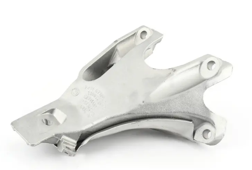 ENGINE MOUNT